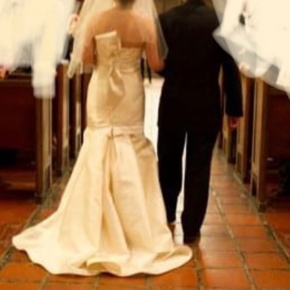 Custom wedding dress - Picture 4 of 9